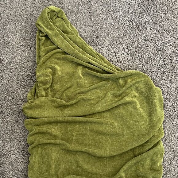 One Shoulder Ruched Bodycon Sleeveless Dress - Picture 2 of 5